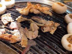 -汉城烤肉·黑金冠(华山路店)