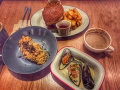 嫩煎澳洲牛肉汉堡-HELLO 27 意面·沙拉·帕尼尼