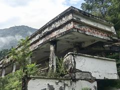 -四川汶川特大地震漩口中学遗址