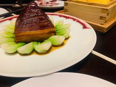 金牌扣肉配玉米饼-杭州西子湖四季酒店·金沙厅