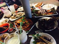 -东海岸人工湖美食村