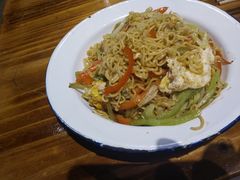 辛拉面-马路牙子地桌烤肉(工体店)