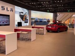 -TESLA 特斯拉(上海太古汇体验店)