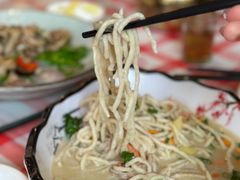 鸡汤手工鱼面-龙桥私厨·姜花菊花过桥鱼·顺德菜(容桂店)