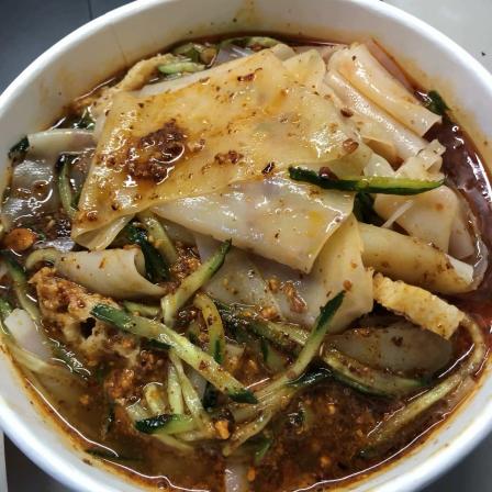 王家凉皮·臊子面(友好路店)-"第一次吃新疆的凉皮,真是种草了,宽而薄