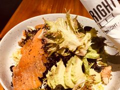 烟熏三文鱼牛油果沙拉-BE BRIGHT KITCHEN(正佳广场店)