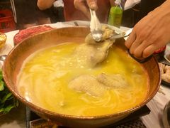 -鲜入围煮花胶鸡海鲜火锅