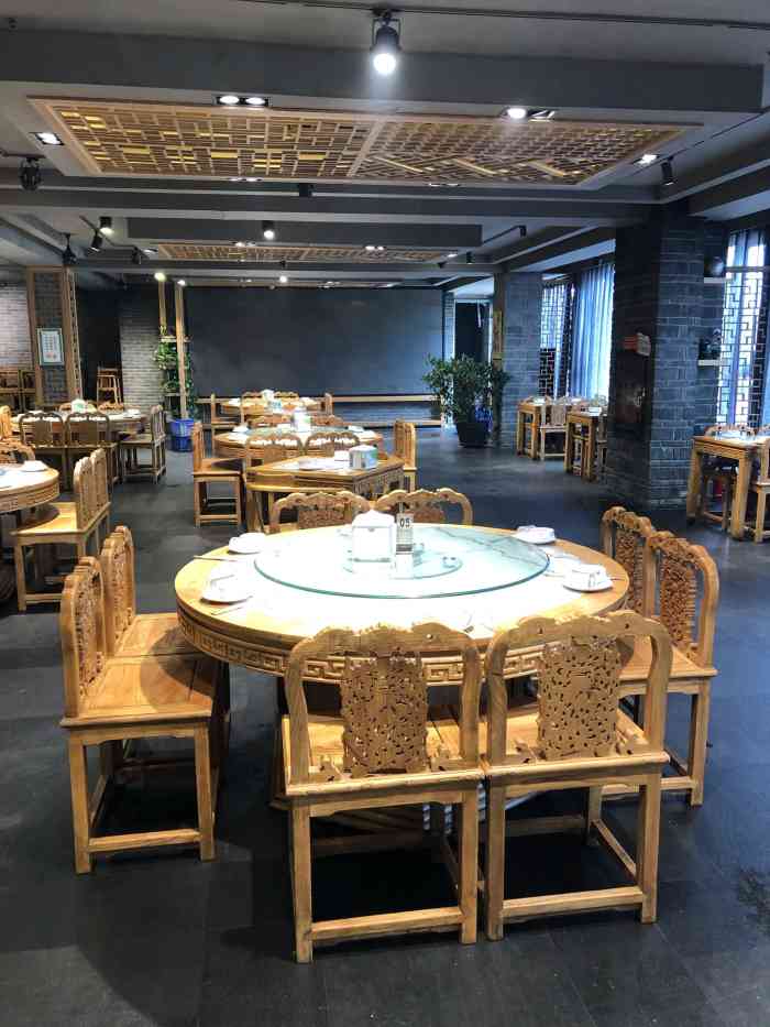 灶台香餐厅(桥梓镇店)-"怀柔的经济实惠菜～好大一盘～「炸油饼」.