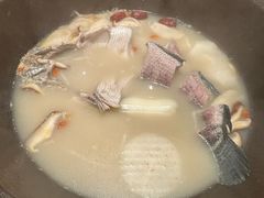 -咕嘟草帽鱼·牛奶一样的鲜鱼汤(天鹅湖万达广场店)