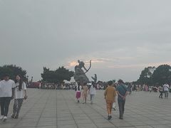 -巴陵广场