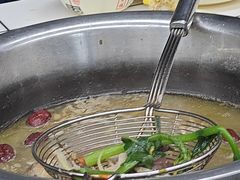 -周良天山牛杂城(天山路总店)