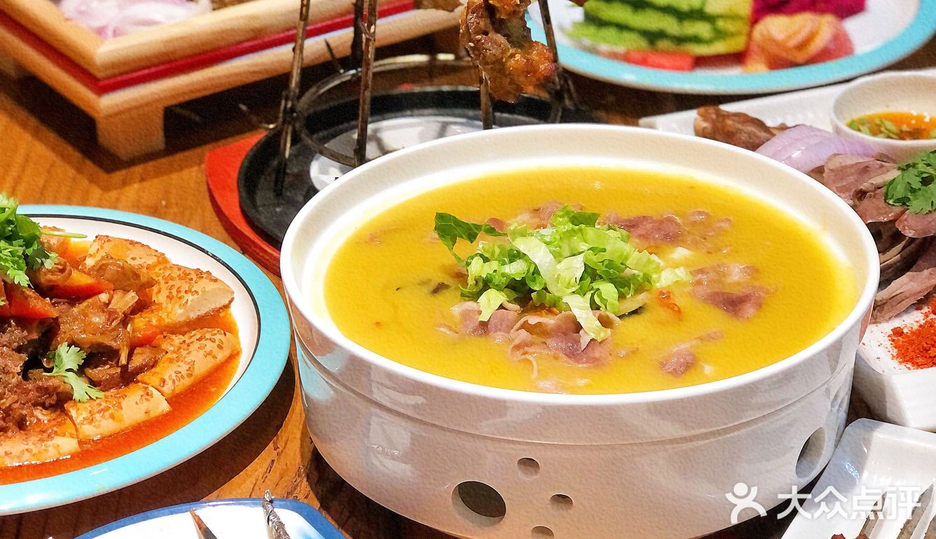 成都探店｜这家新疆菜的羊肉是阿勒泰空运来的