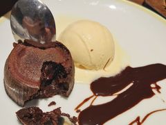 巧克力熔岩蛋糕配香草冰淇淋-萨莉亚意式餐厅(杭州西溪龙湖天街店)