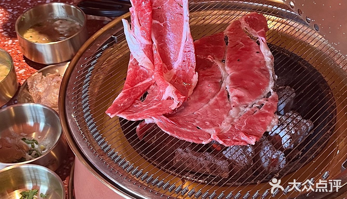 不愧是西塔老太太‼️麻酱烤肉香晕了…