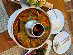 -Chom Cafe and Restaurant