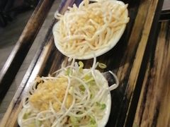 -川渝窈妹纸包鱼·齐齐哈尔烤肉