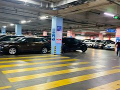 -大润发杨浦店-停车场