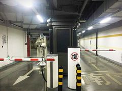 入口-BFC外滩金融中心停车场