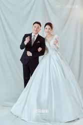 -黑马婚纱摄影