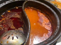 番茄香辣鸳鸯锅-江湖六膳門串串香(隆礼路店)