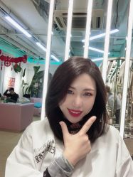 -BULB STUDIO 巴柏明星发型工作室