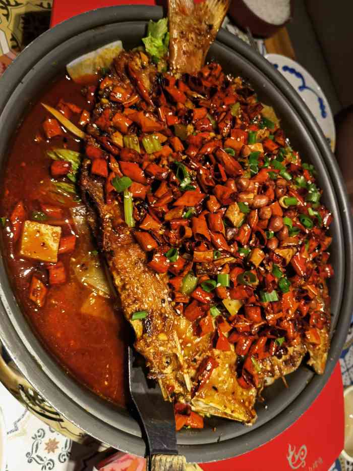 江边城巫山烤鱼(长风街店)-"这个名字像是江边城外和巫山烤全鱼的合称