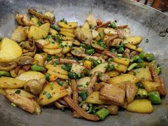 -老唐三下锅 ·张家界地标美食(溪布街店)