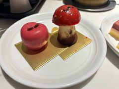 -雍容荟活帝王蟹活龙虾自助(苏宁旗舰店)
