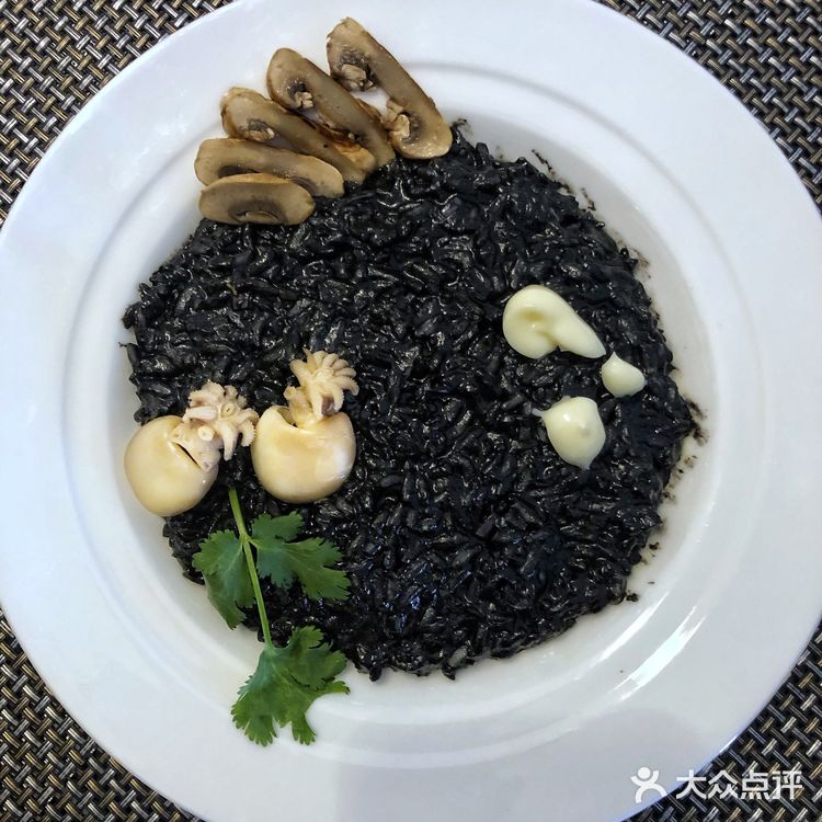 西班牙墨鱼汁饭+烤蘑菇