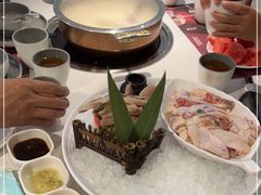 -洪氏嗨捞·广东猪肚鸡·椰子鸡火锅(西咸万象城店)