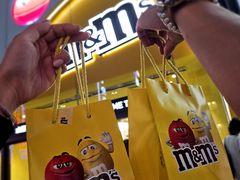 -m豆巧克力世界(上海世茂广场店)