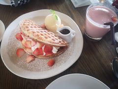 -ROAST coffee & eatery