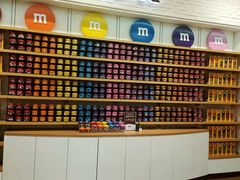 -m豆巧克力世界(上海世茂广场店)