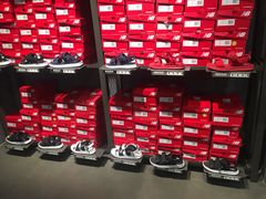 -New Balance(王府井奥莱·香江小镇店)