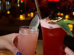 -FOUR PLAY BAR