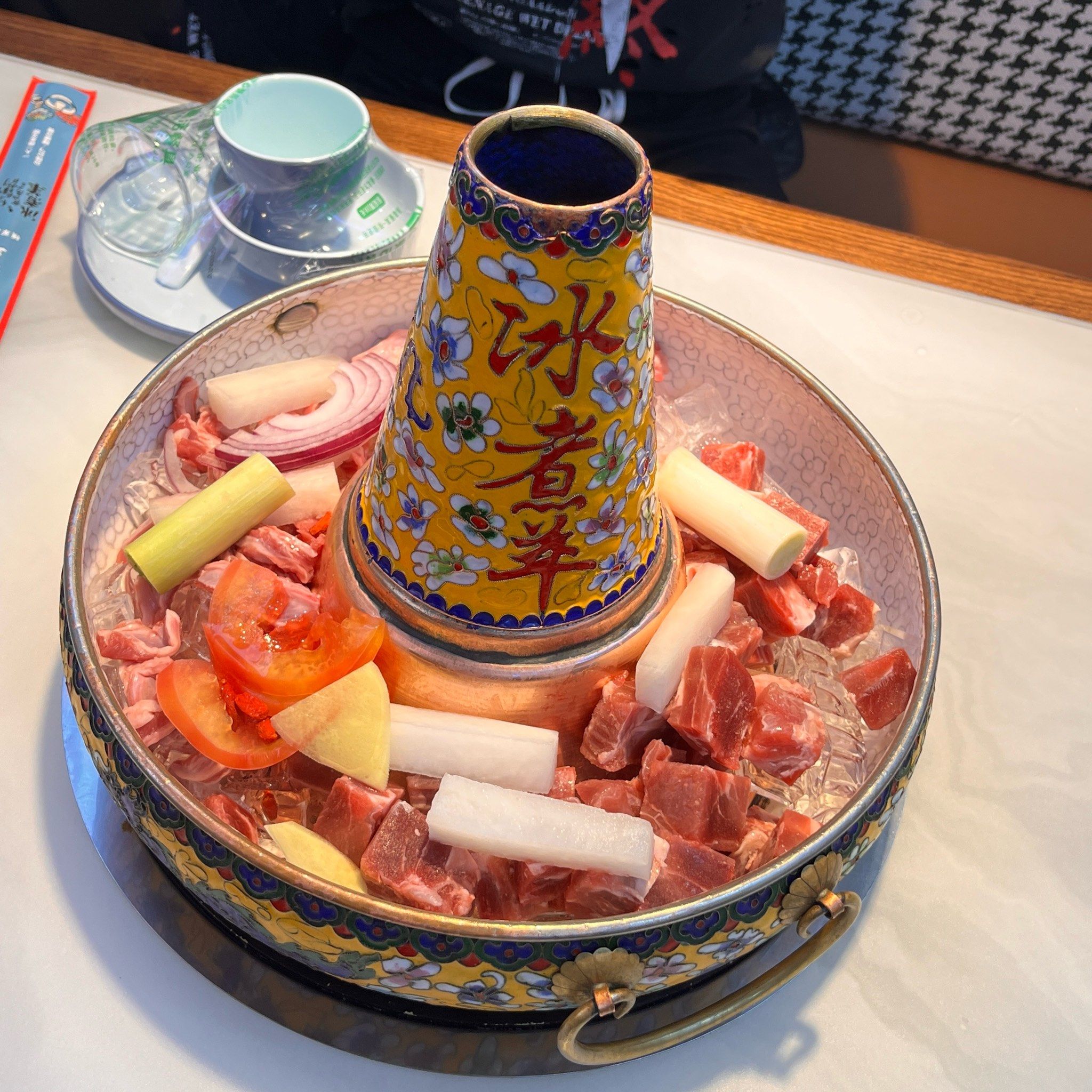 」羊肉特别嫩很鲜汤也好喝服务非常好