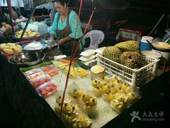 -芒果糯米饭摊子