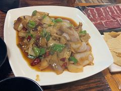 -陆记牛庄·碳锅龙虾烧烤(爱上花园店)