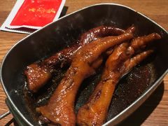 极致卤鸡爪-弄堂里·寻味杭州(湖滨银泰in77C区店)
