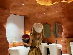 -幸栖洞穴设计酒店(成都春熙路店)