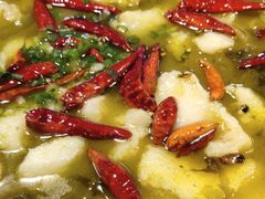 -渝是乎酸菜鱼(龙旗购物中心店)