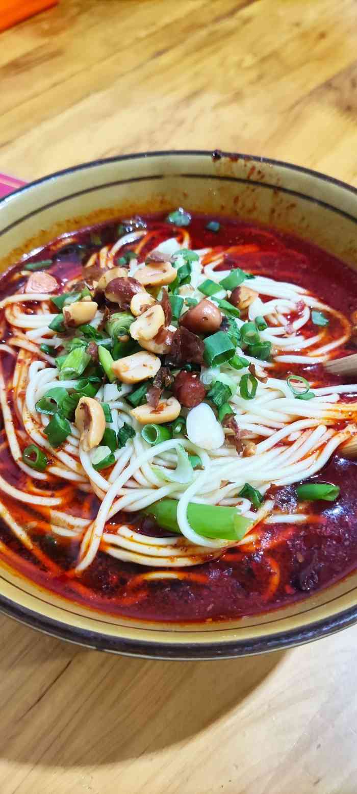 万州牛肉面(天马路店)-"牛肉面,牛肉好大几坨,面汤也好喝,我吃的.