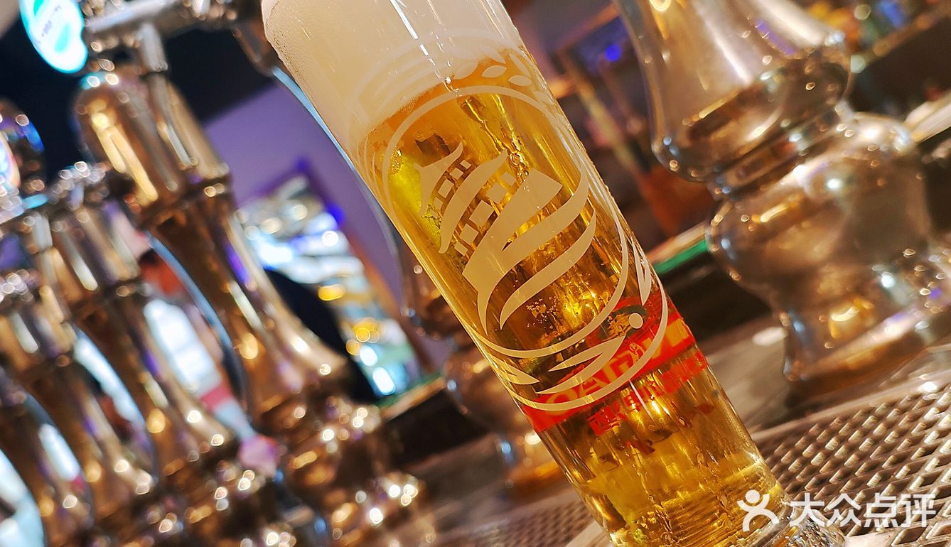 浪漫的夏夜约上三五好友，觥筹交错🍻🍻🍻