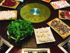 -周老三跷脚牛肉·全牛火锅(非遗传承店)