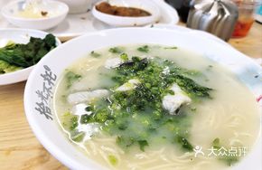 Snow Cabbage Steamed Yellow Croaker Noodles