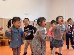 -小门牙好性格托育(北外滩中心)