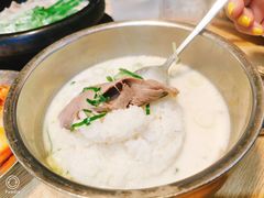 牛肉汤泡饭-神仙雪浓汤(弘大店)