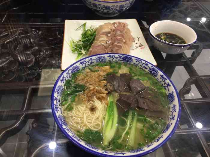 郑陆桥头羊肉馆"位置:在常州市天宁区郑陆镇金域东郡小区门.