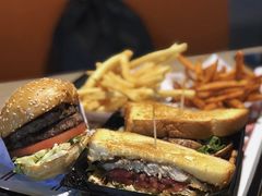 -The Habit Burger Grill 哈比特汉堡(复兴soho店)