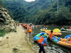 -安吉龙王山峡谷漂流